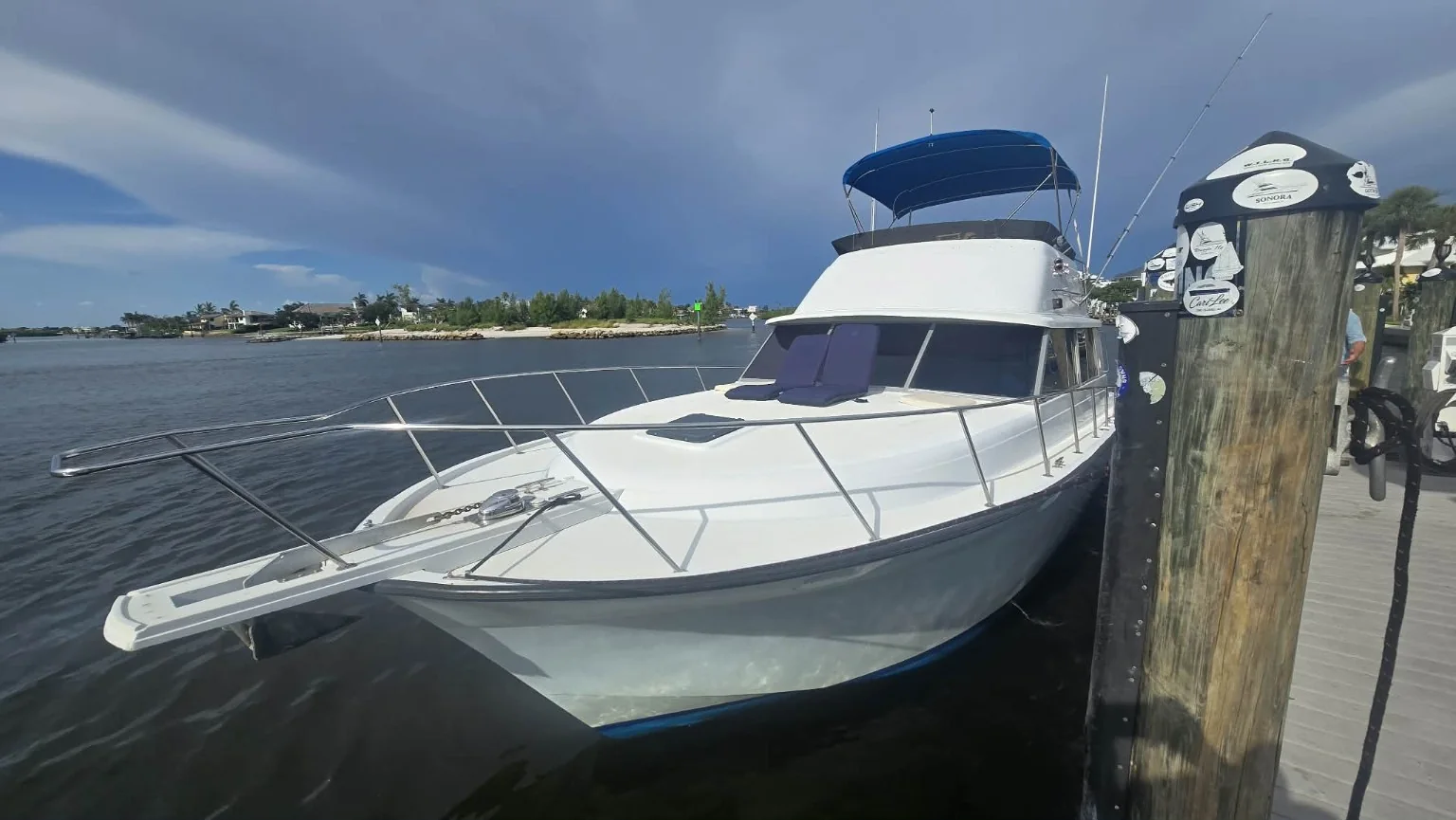 40 foot Silverton yacht